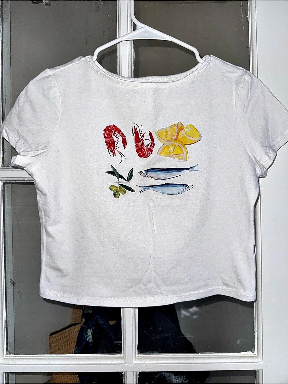Graphic Short Sleeve Tee in White size Medium